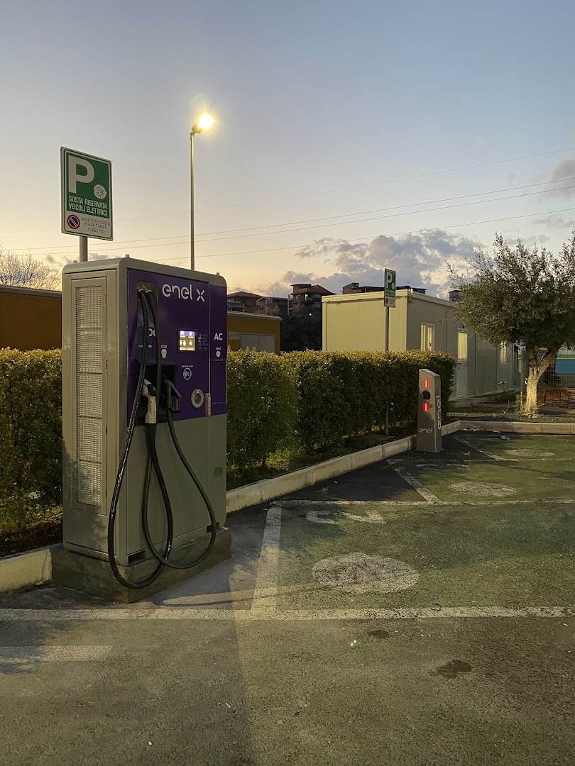 Rifornimento Ecoil Metano e Colonnine Elettriche, bar tabacchi