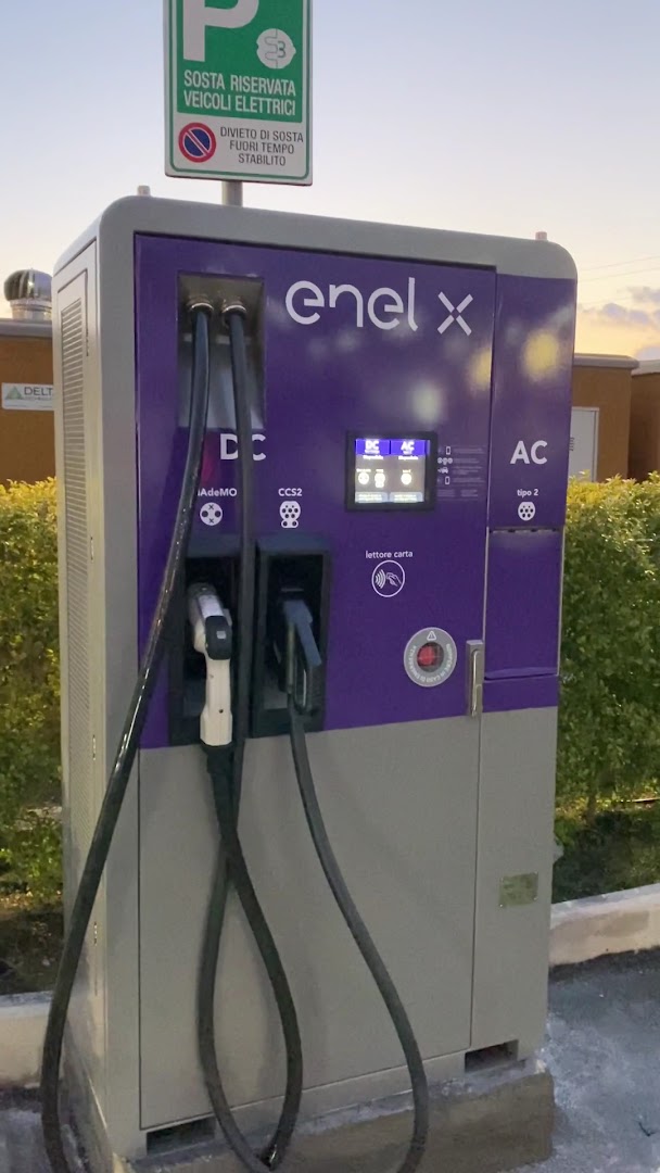 Rifornimento Ecoil Metano e Colonnine Elettriche, bar tabacchi