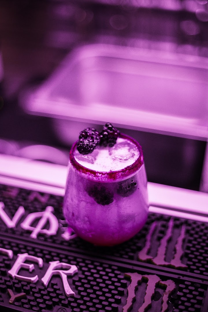 Rise Cocktail & Skyline
