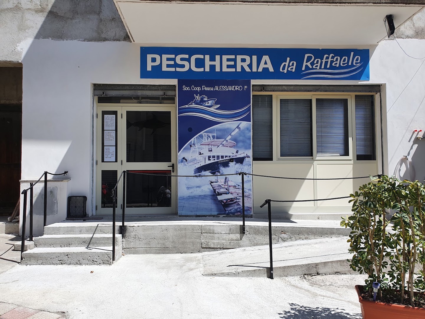 Risto-Pescheria Da Raffaele pesci freschi e cucinati anche da asporto