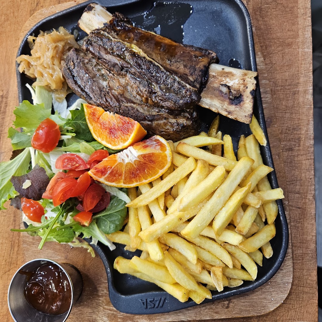 Ristorante , bar , pizzeria La Follia