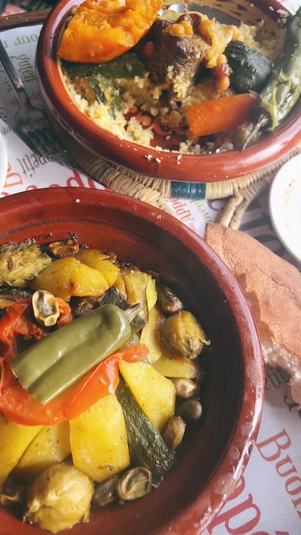 Ristorante Casablanca Cucina Tipica Marocchina Aperto Pranzo e Cena anche a Ramadan