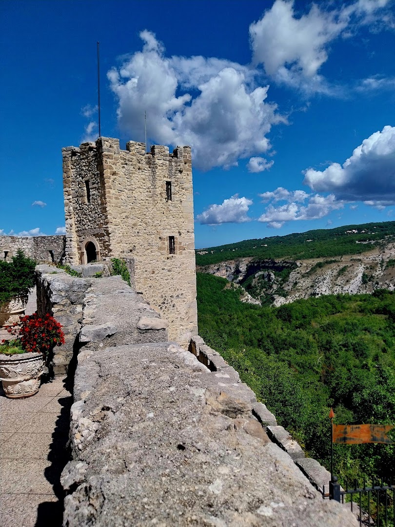Ristorante Castello di Salle, Salle