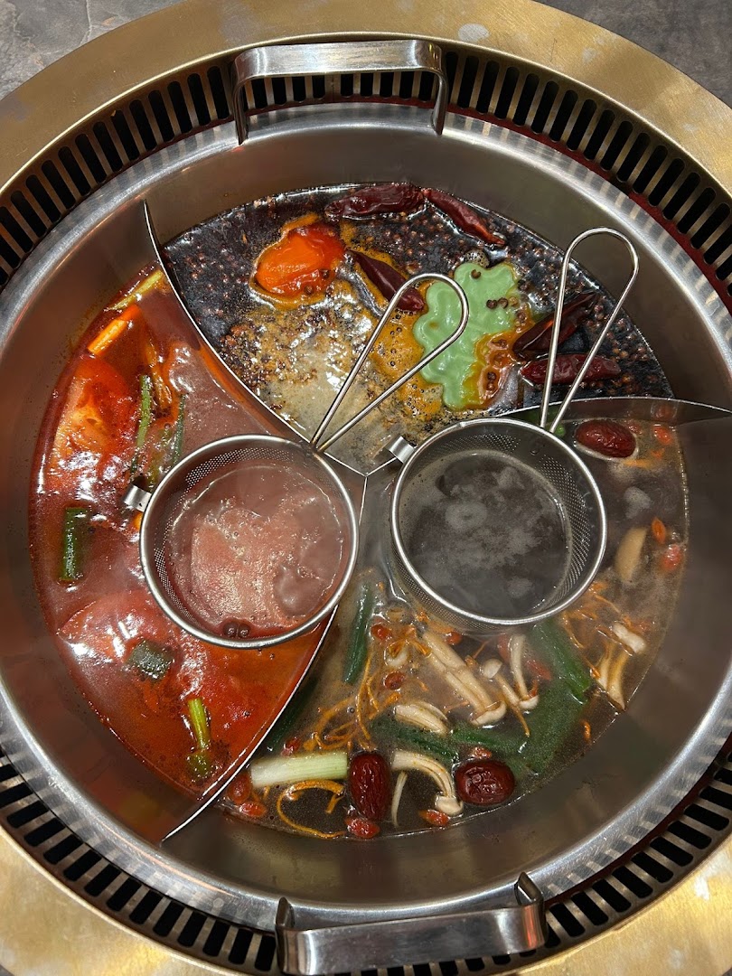 Ristorante Da Long Yì Hot Pot e BBQ | 大龙燚火锅