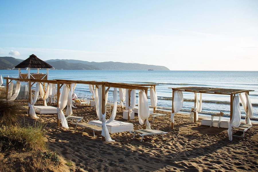 Ristorante di pesce sulla spiaggia | Tuscany Bay Beach |