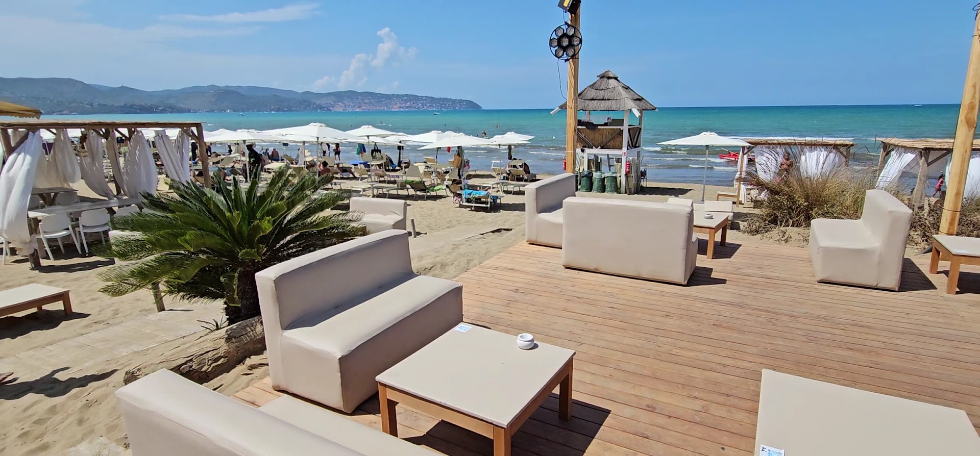 Ristorante di pesce sulla spiaggia | Tuscany Bay Beach |