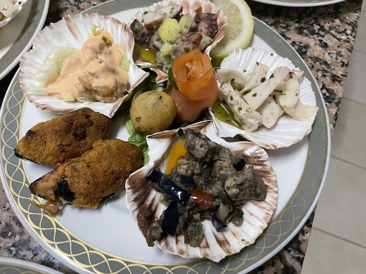 Ristorante Laghetto Pizzeria.posti Letto Albergo