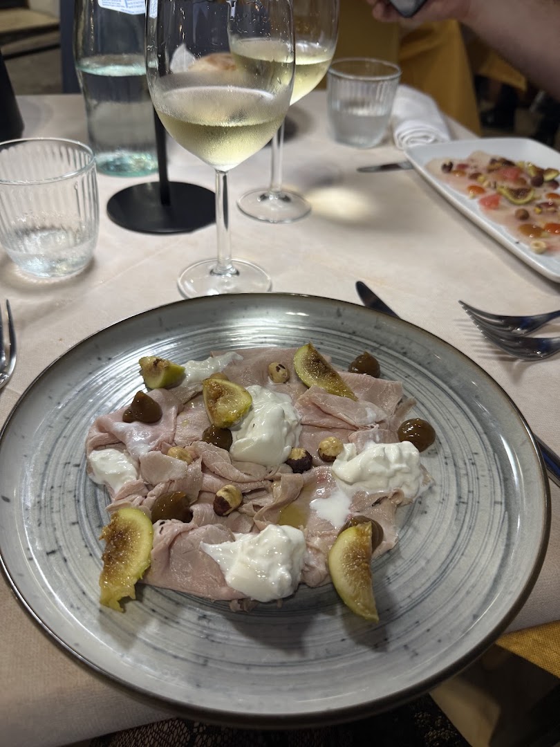 Ristorante L'OSTE AL 7 cucina, vino e priu