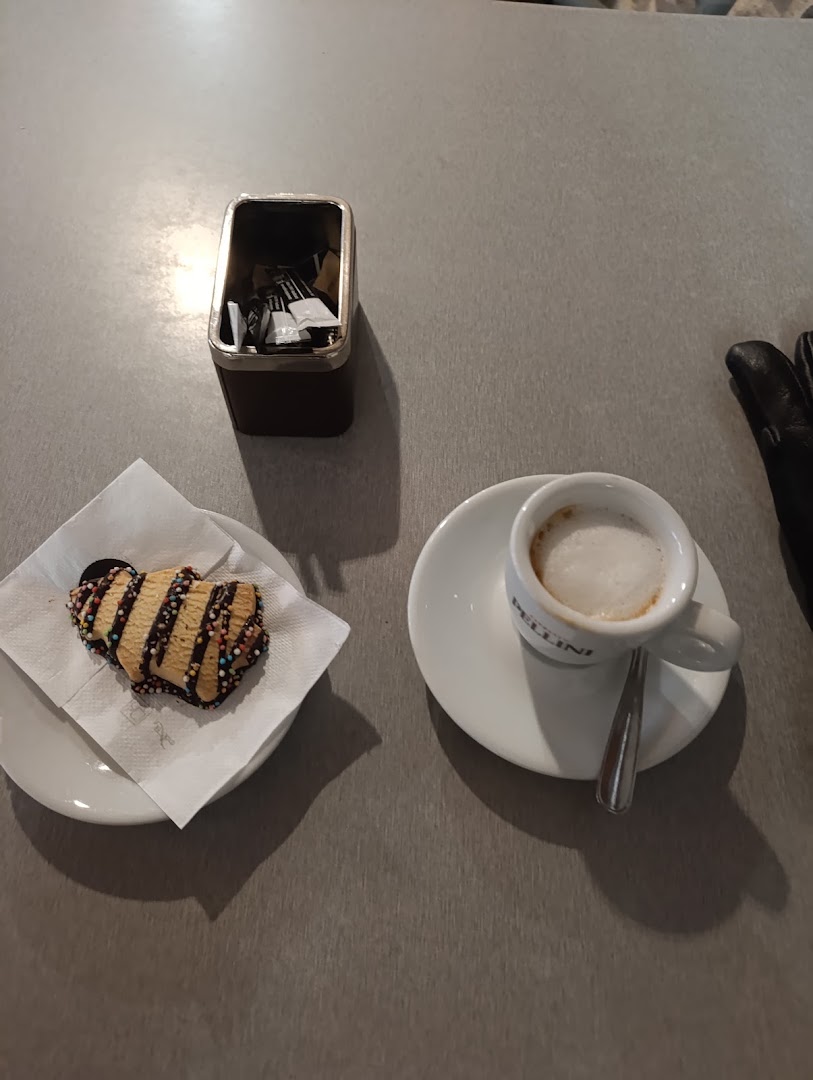 Ristorante Lucio's Coffee & Food