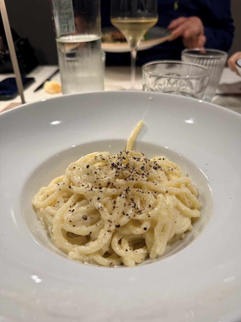 Ristorante Movida, Comerio
