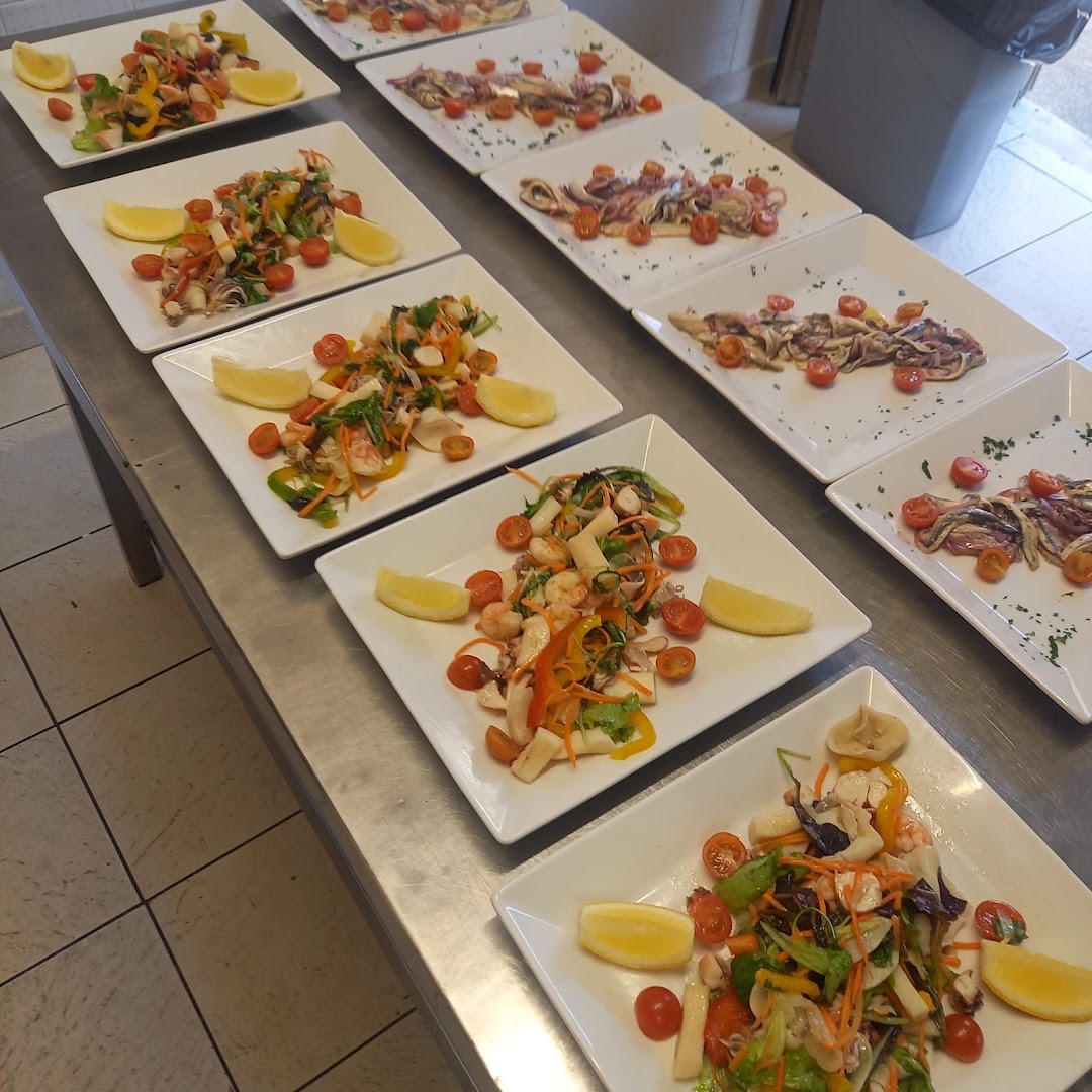 Ristorante Pesce e Carne "RistoVittoria" anche per Celiaci - senza lattosio, Vegetariani - Aperitivi - Pizzeria a Tirrenia