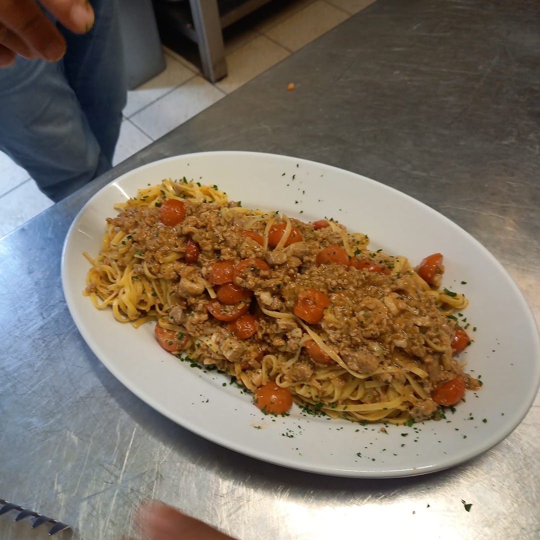 Ristorante Pesce e Carne "RistoVittoria" anche per Celiaci - senza lattosio, Vegetariani - Aperitivi - Pizzeria a Tirrenia