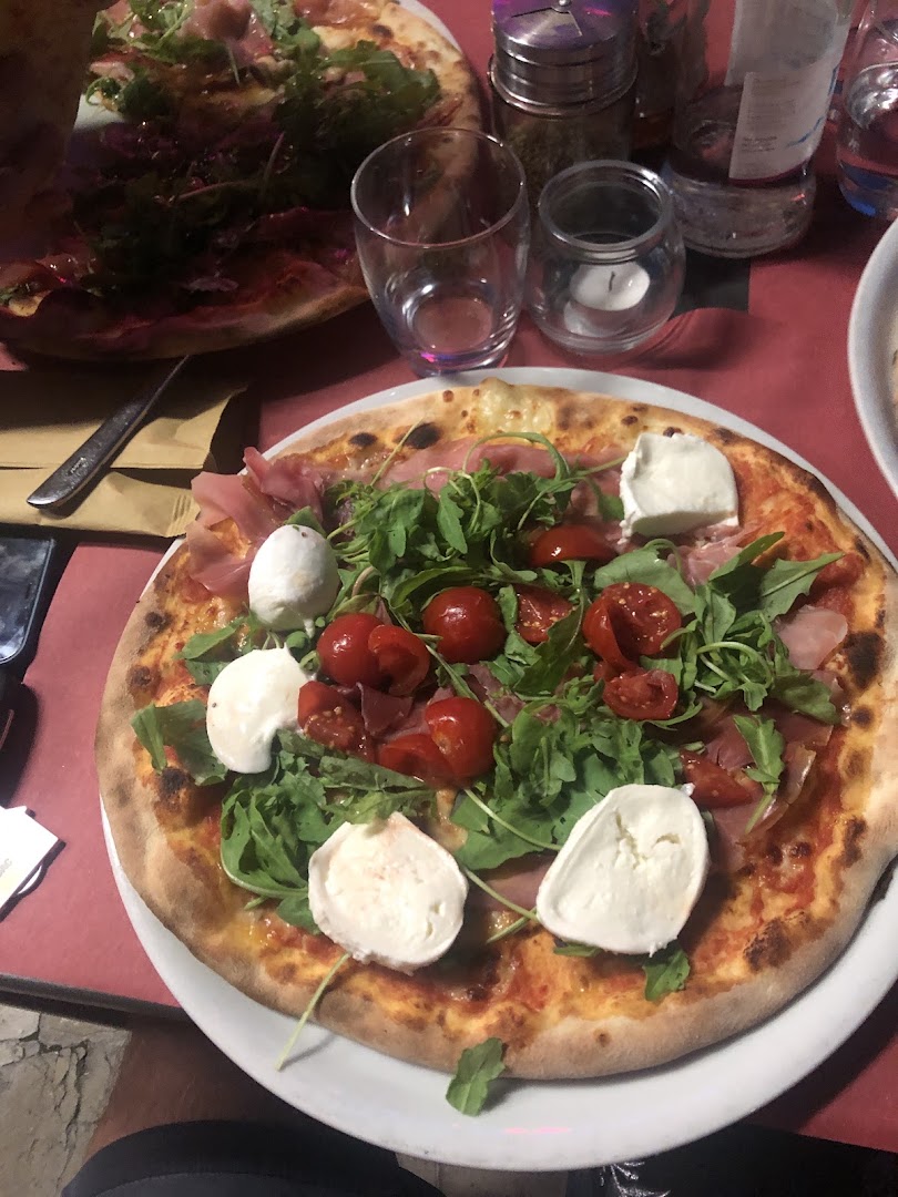 Ristorante Pizzeria Agordina di Laghi & C. S.n.c.