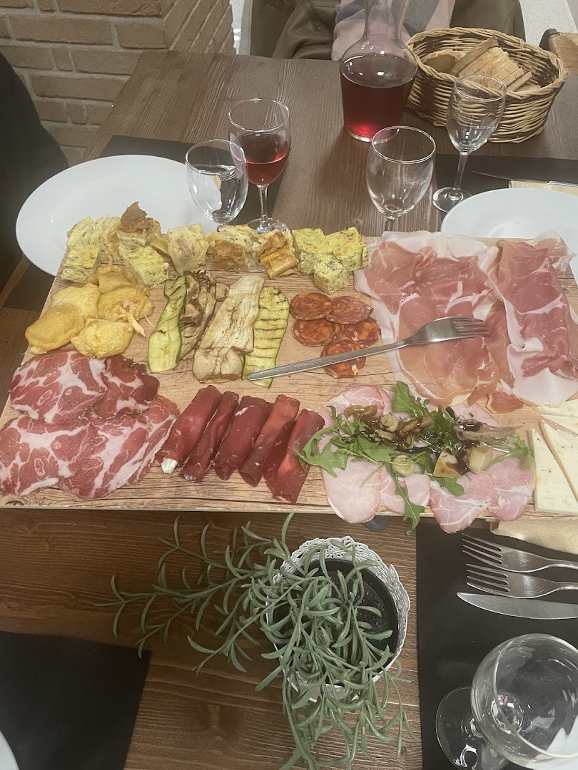 Ristorante Pizzeria Albergo La Rocchetta