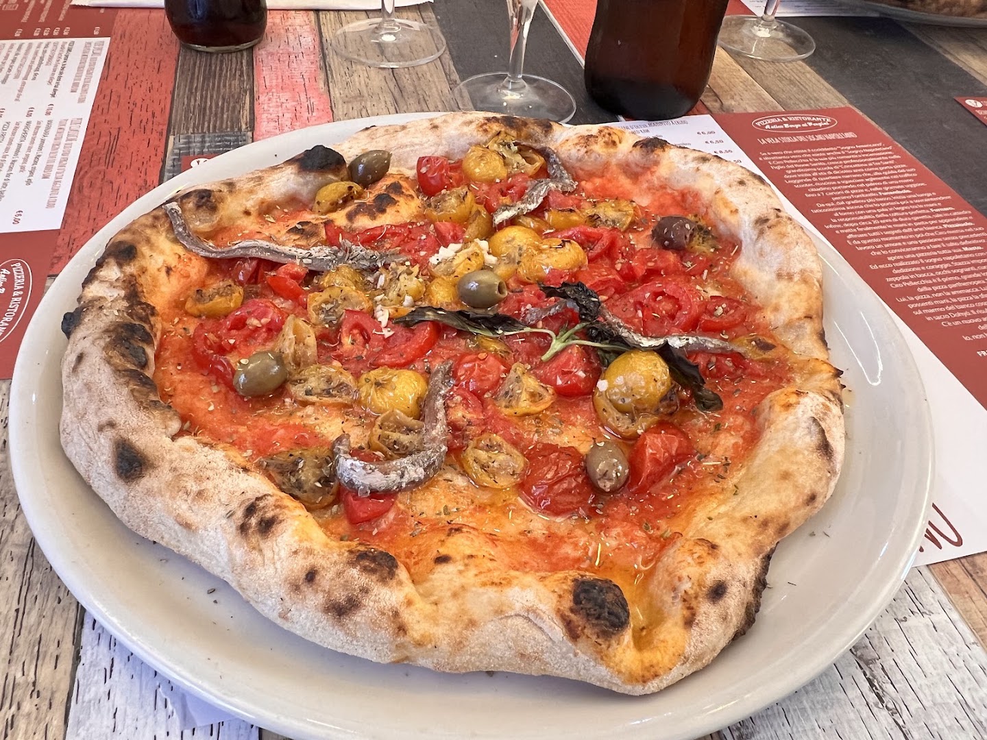 Ristorante pizzeria antico Borgo Ai vergini pizzeria napoli centro storico rione sanita’