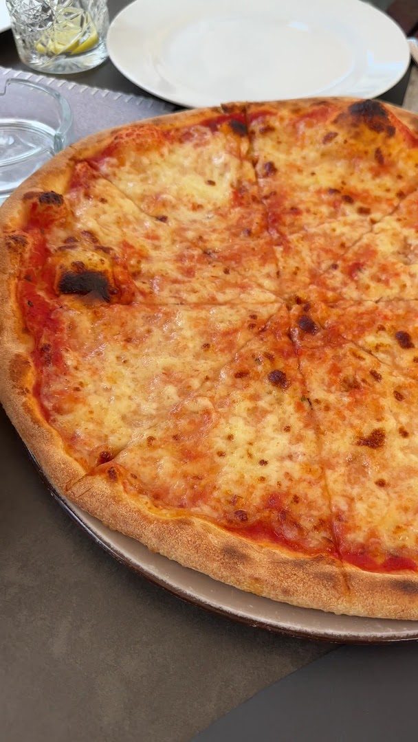 Ristorante-Pizzeria-Bar Four Ortisei