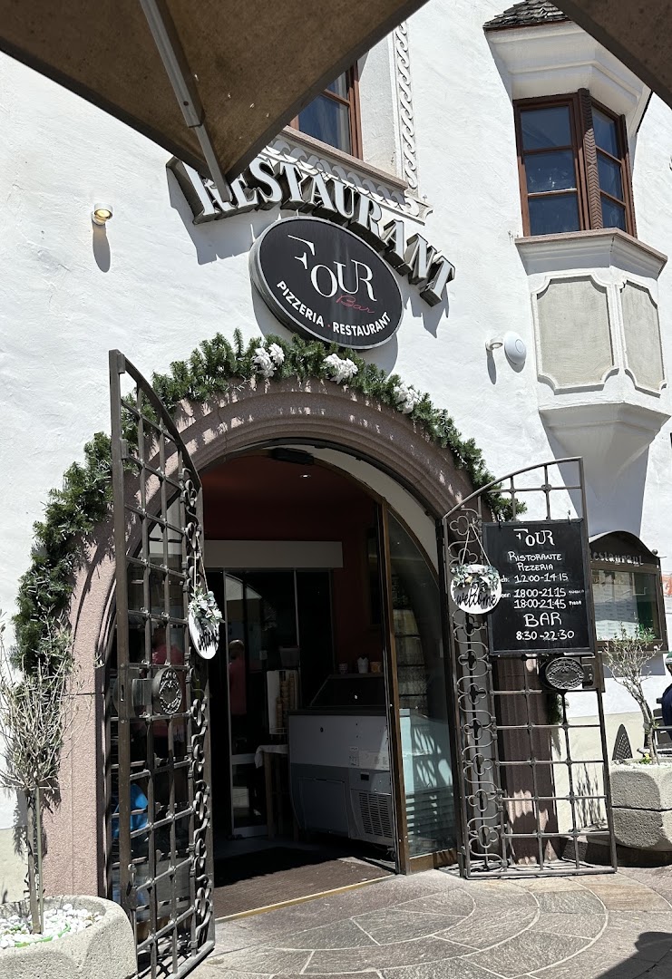 Ristorante-Pizzeria-Bar Four Ortisei