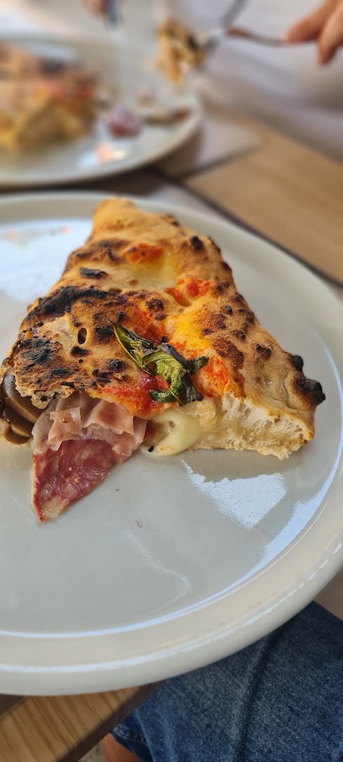 ristorante pizzeria degli scavi da Ernesto