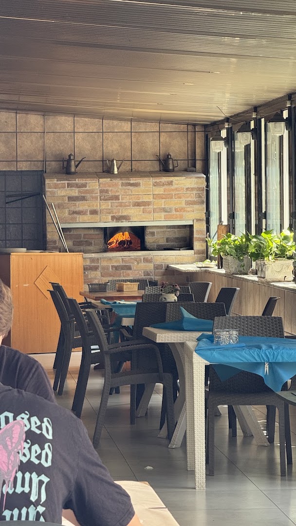 ristorante pizzeria degli scavi da Ernesto