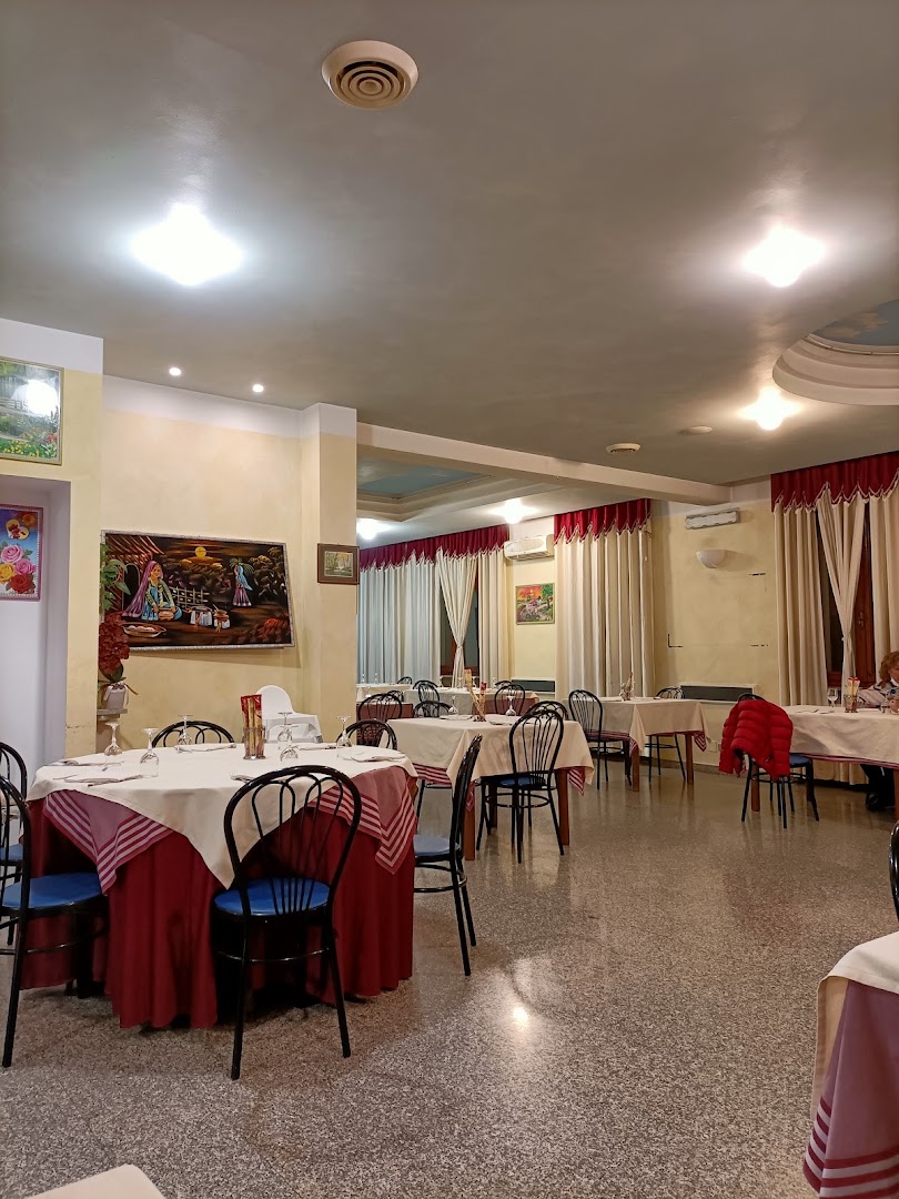 Ristorante pizzeria e cucina indiana
