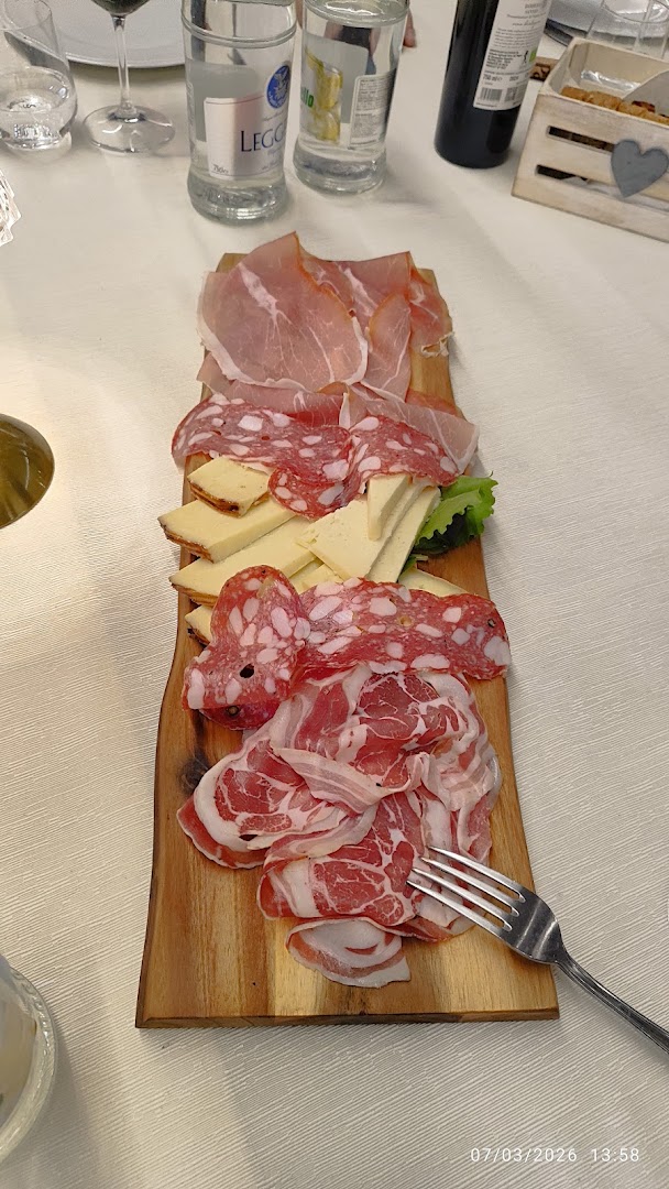 Ristorante Pizzeria Enoteca Caffetteria Gino e Pina