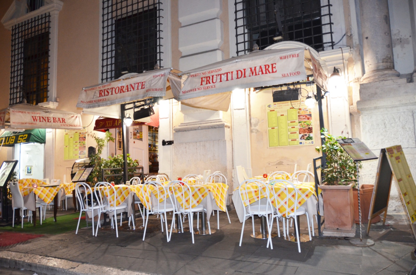 Ristorante Pizzeria Forno A Legna 12 Apostoli, Roma