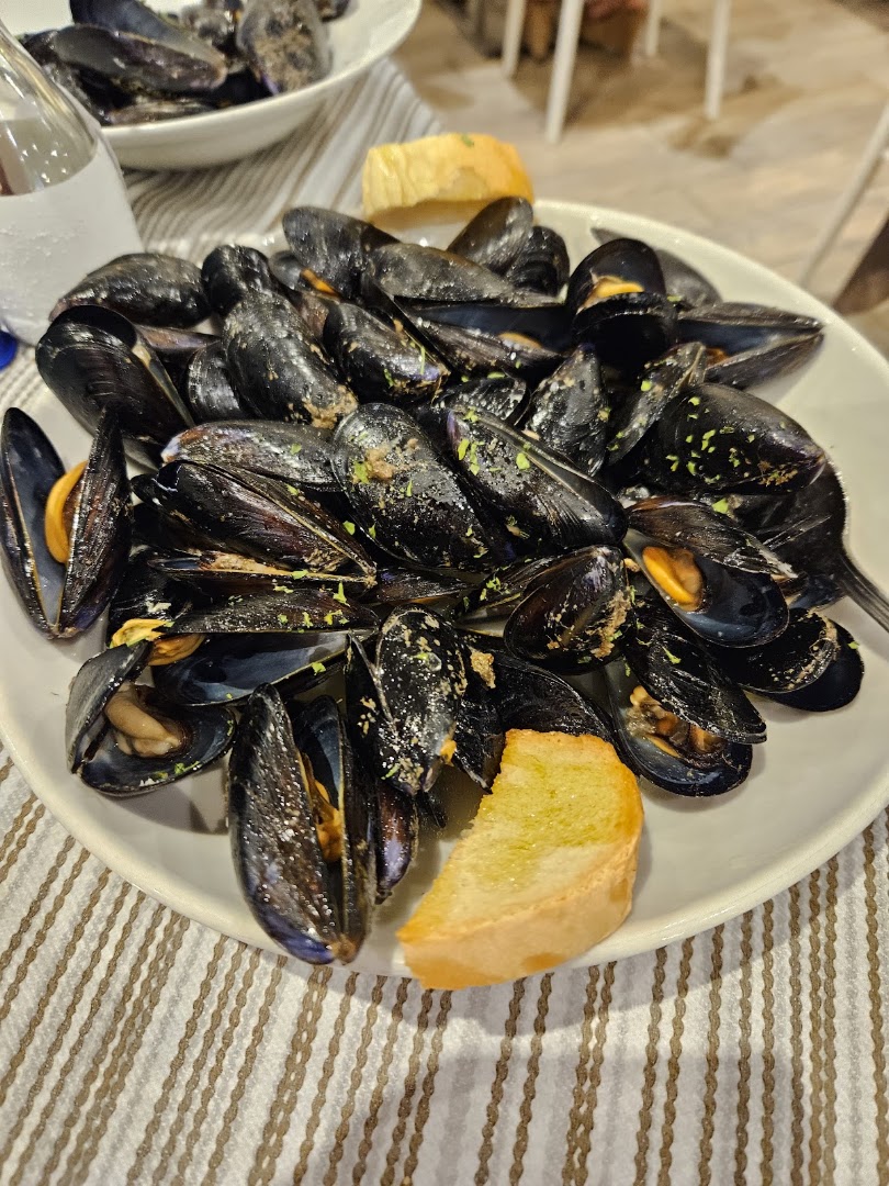 Ristorante Pizzeria forno a legna 'La Tripolina'