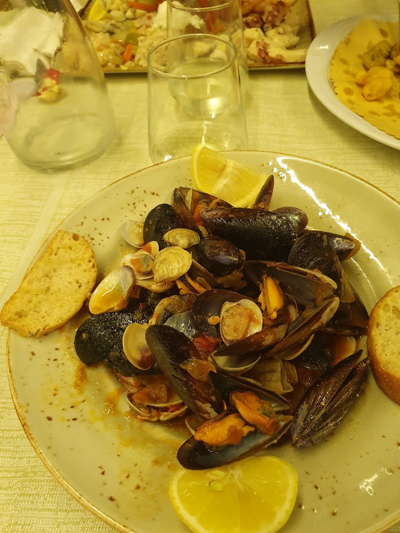 Ristorante Pizzeria Gia' Che Ci Sei