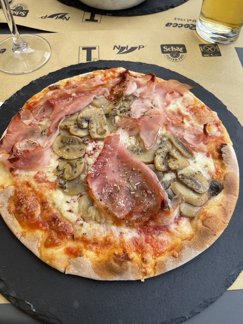 Ristorante Pizzeria La Rocca Castelnuovo di Garfagnana