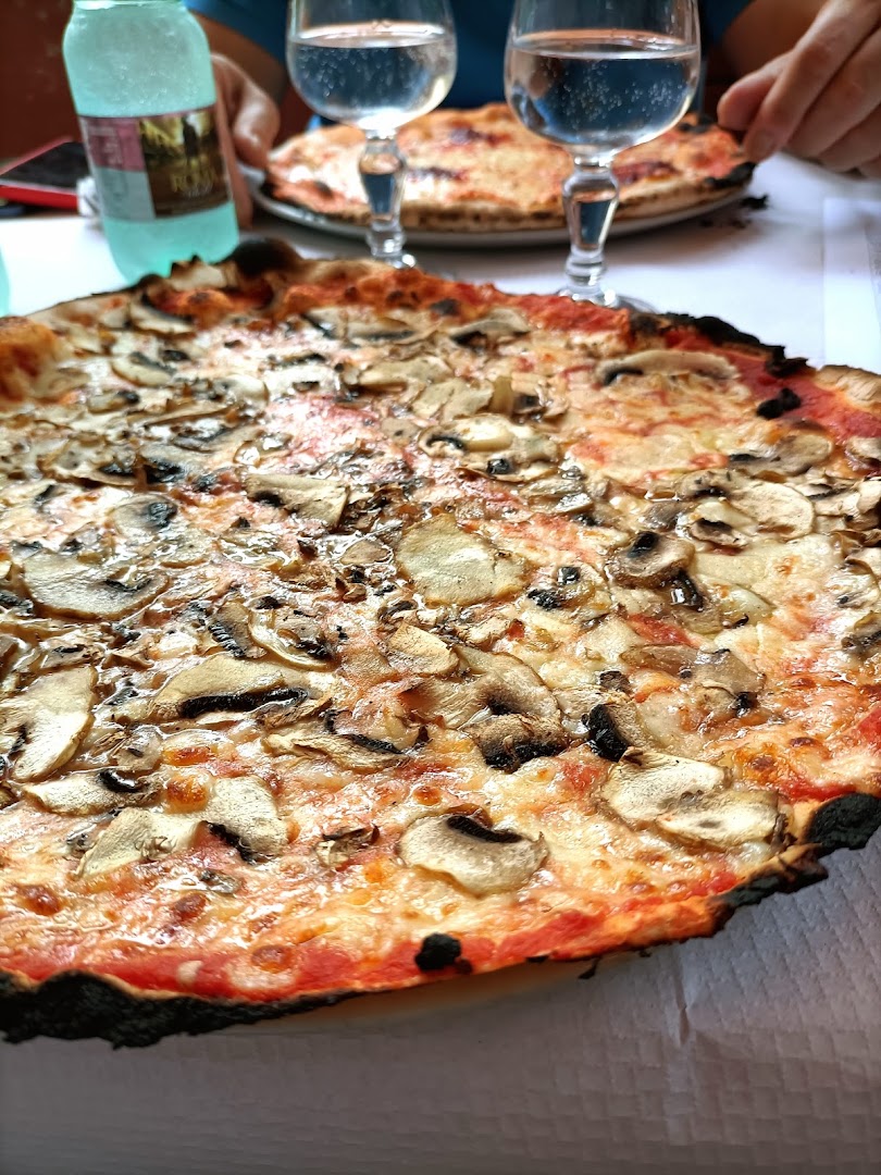 Ristorante pizzeria La rosa rossa forno a legna