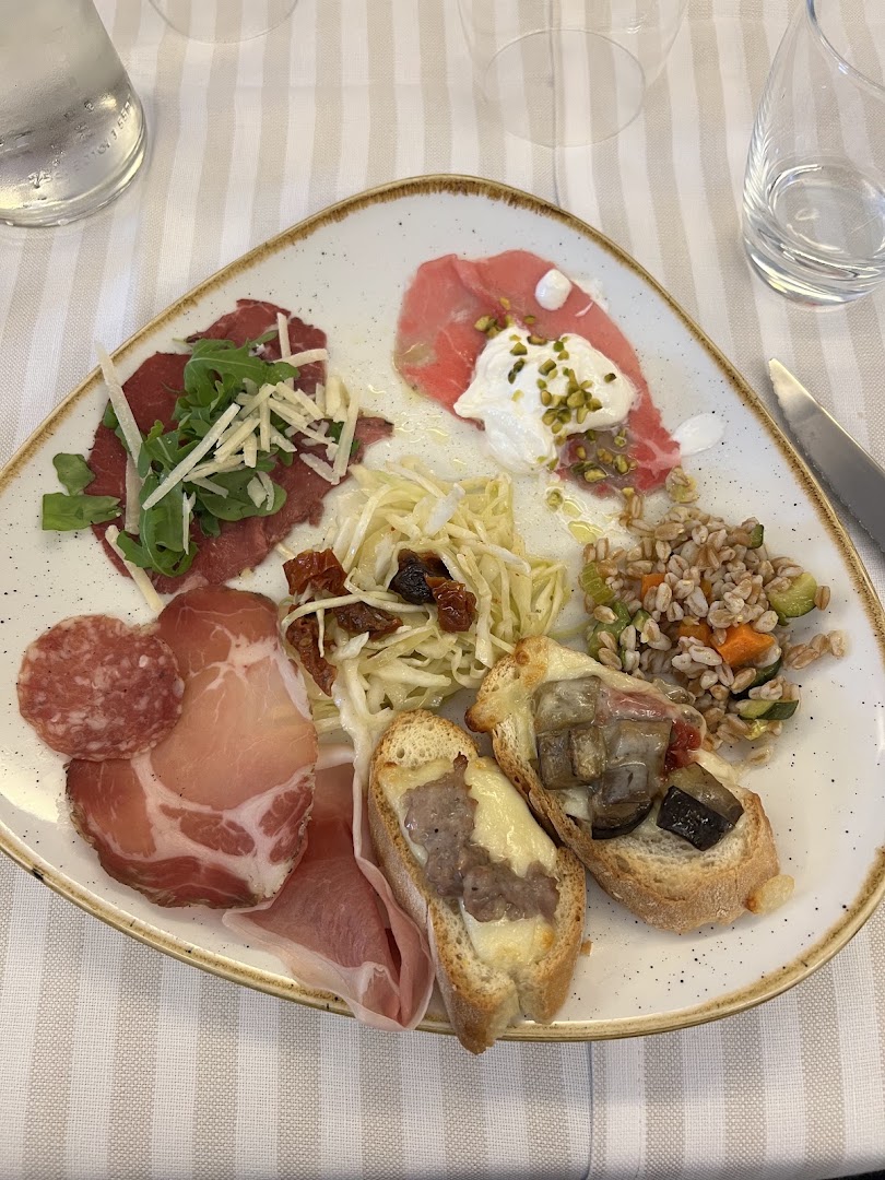 Ristorante - Pizzeria La Tana degli Amici
