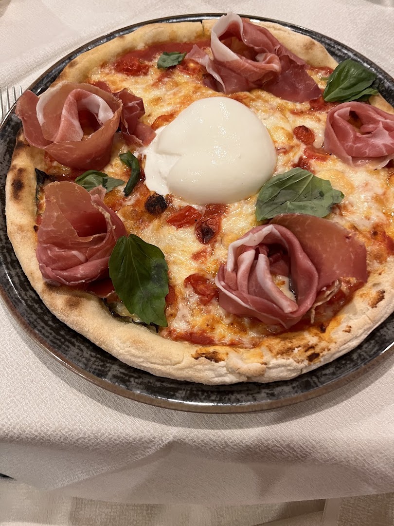 Ristorante Pizzeria Manuno -Pizza Napoletana