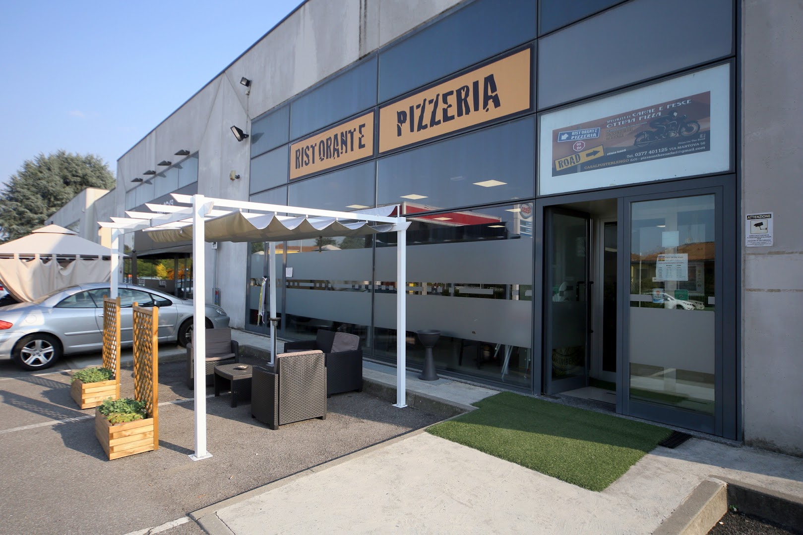 Ristorante Pizzeria On The Road