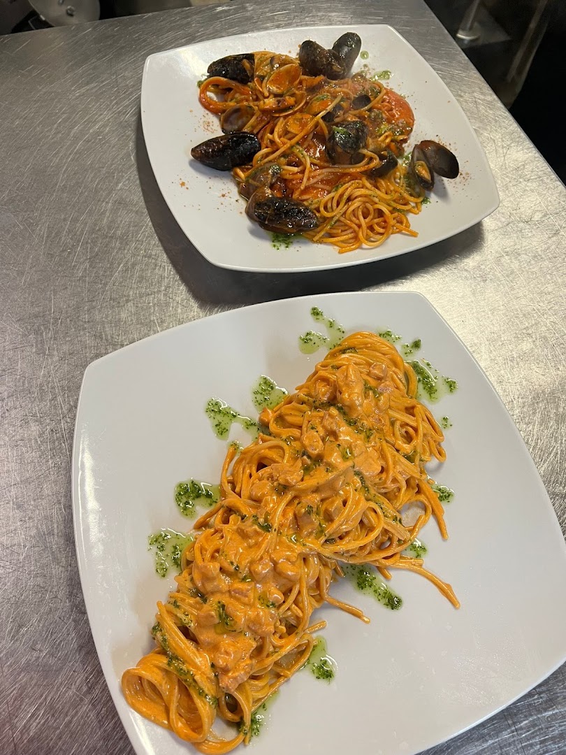 Ristorante pizzeria pasticceria" La Cantina Di Tore "