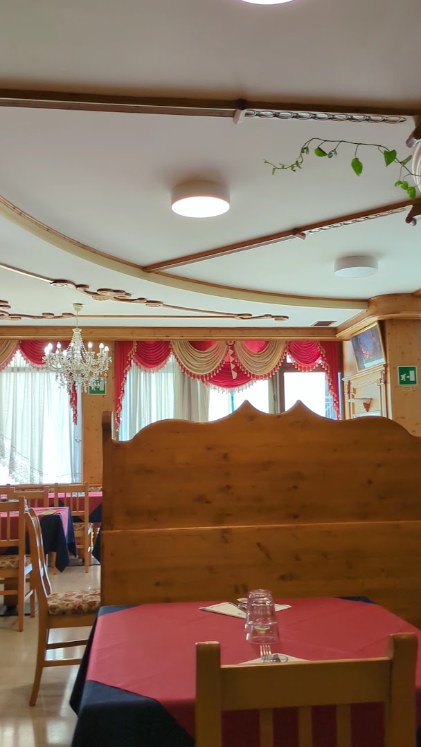 Ristorante Pizzeria Ristorante Indiano Ai Canopi, Trento