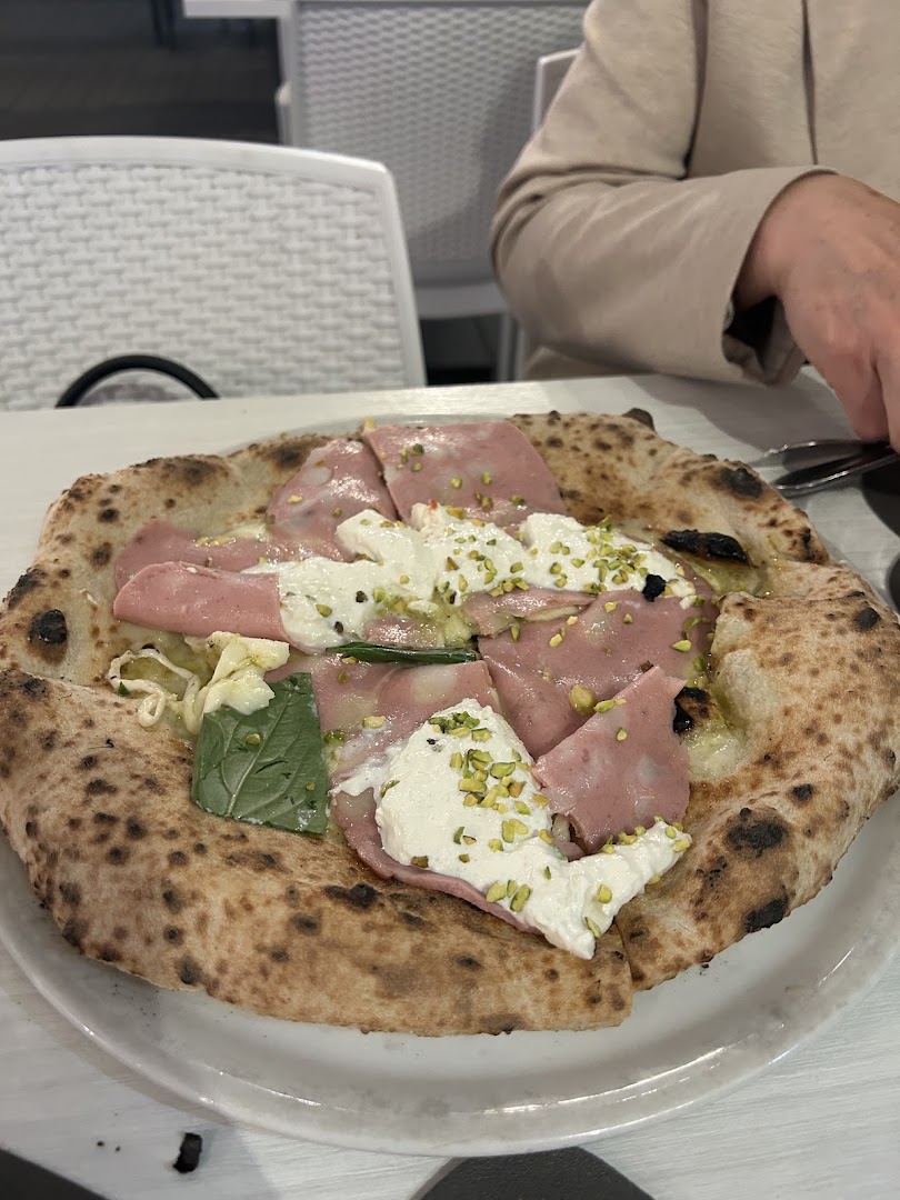 Ristorante Pizzeria Scugnizzi