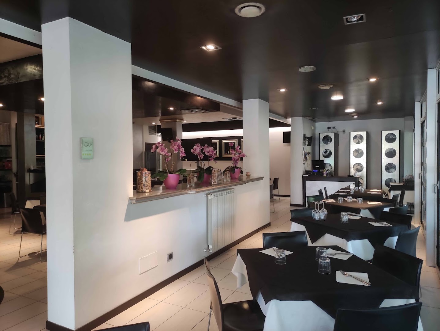 Ristorante PizzeriaTrès Bien-Castadiva