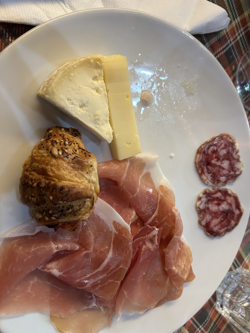 Ristorante Podere Montizzolo | Produzione Salumi Artigianali