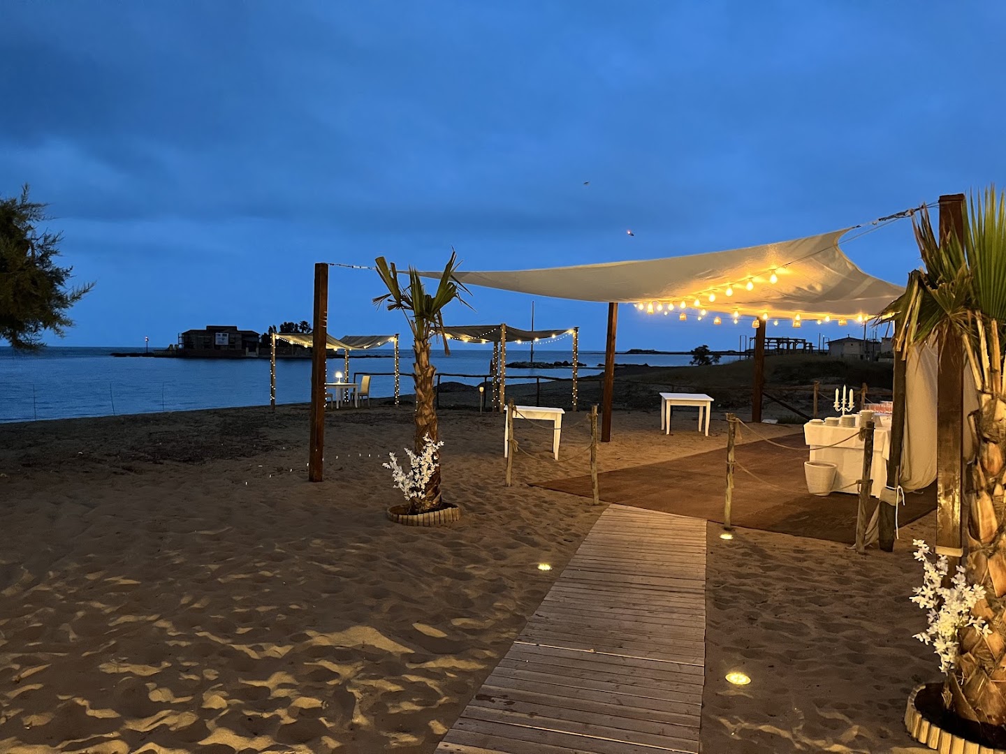 Ristorante shine island restaurant