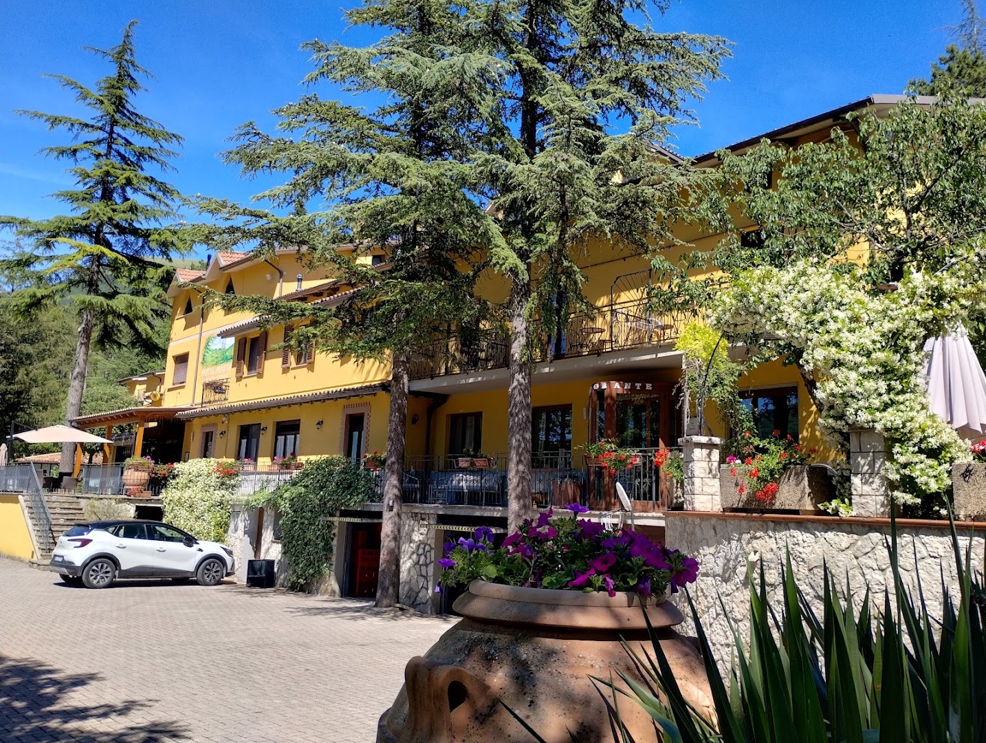 RISTORANTE PINETA hotel e country house
