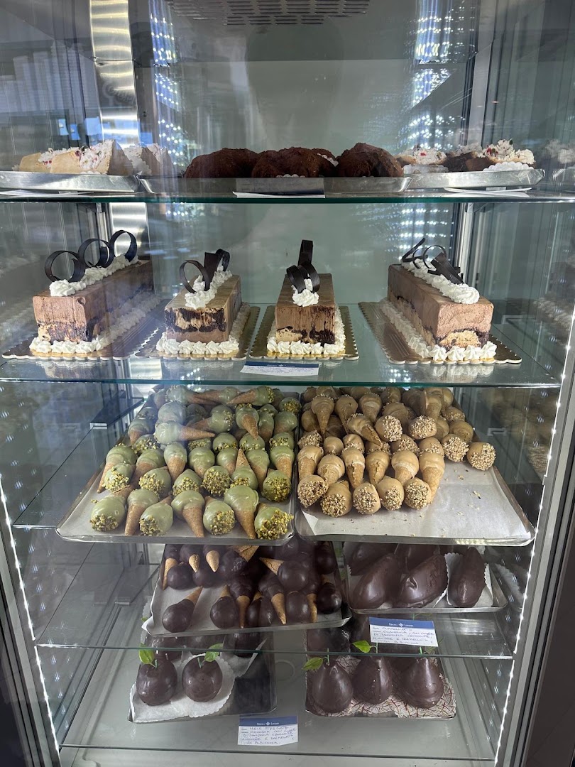 Ritrovo Levante • Gelateria • Pasticceria • Cocktail Bar