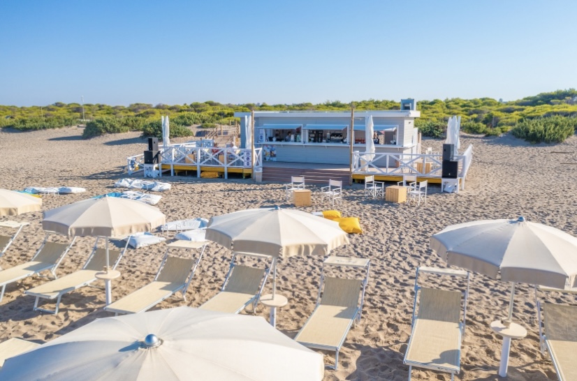 Riva Beach bar