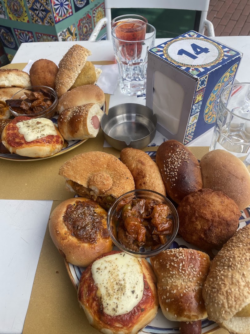 Riva Darsena di Arancin Cannoli e Granite , dalla Sicilia in bocca!