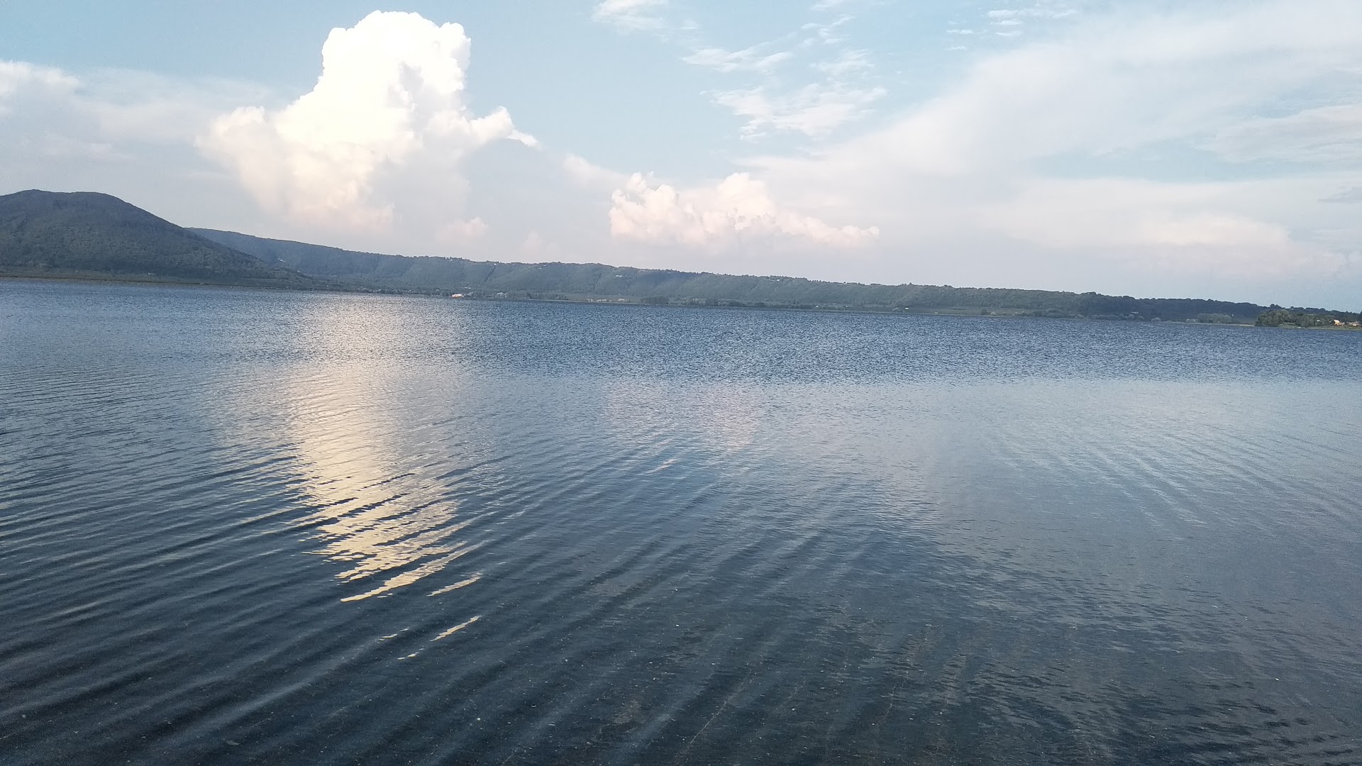 Riva Verde lago di Vico