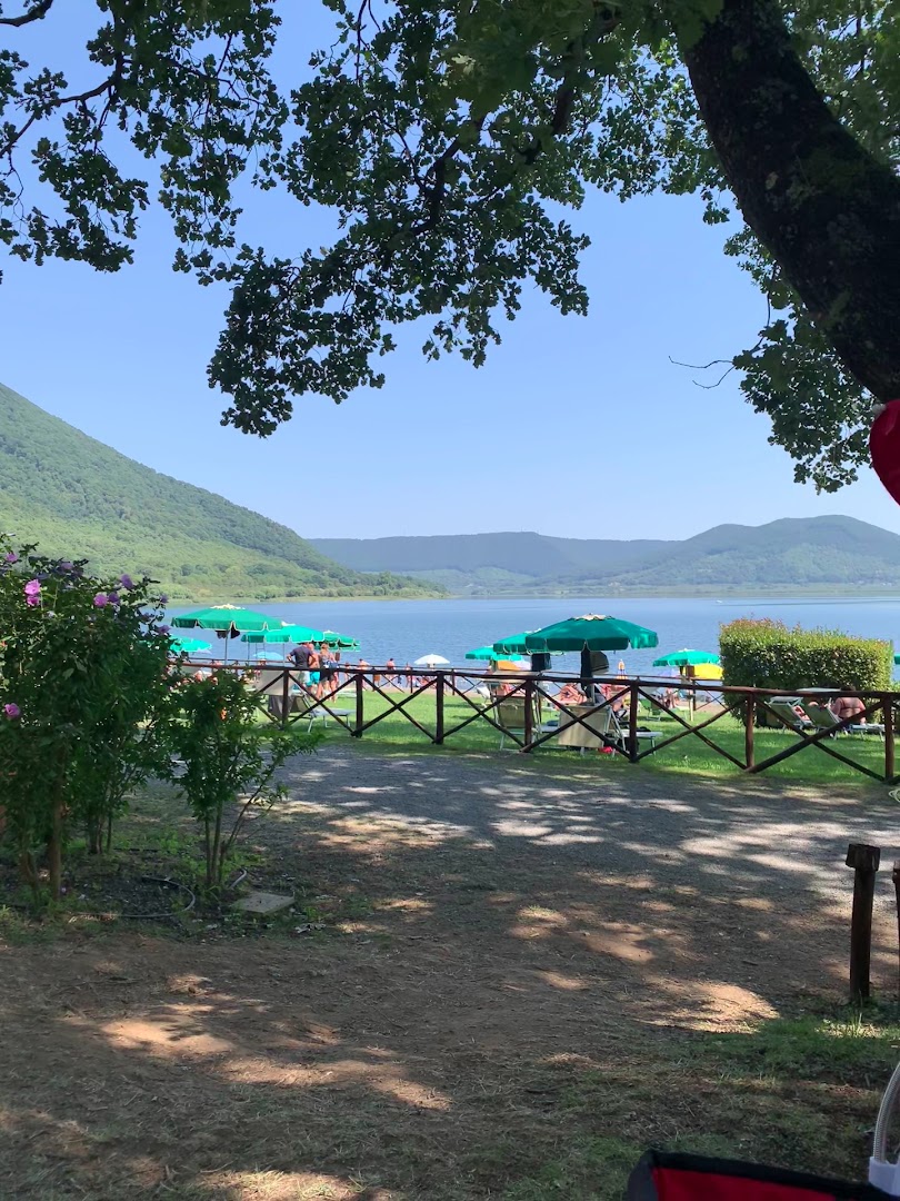 Riva Verde lago di Vico