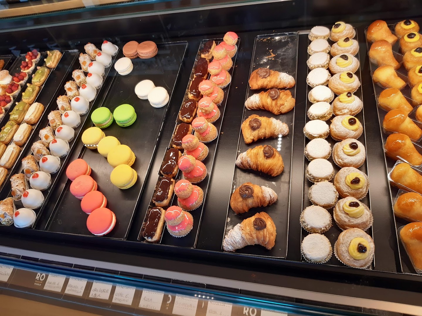 RO World - Cafè, Bistrot e Patisserie