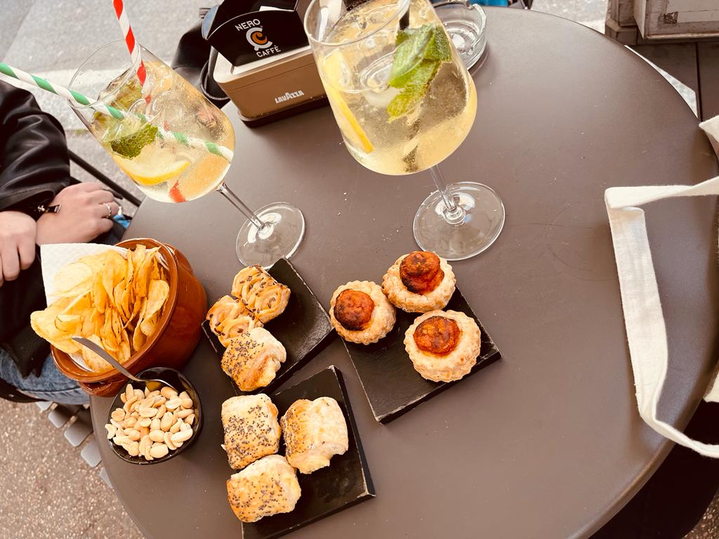 Road cafè