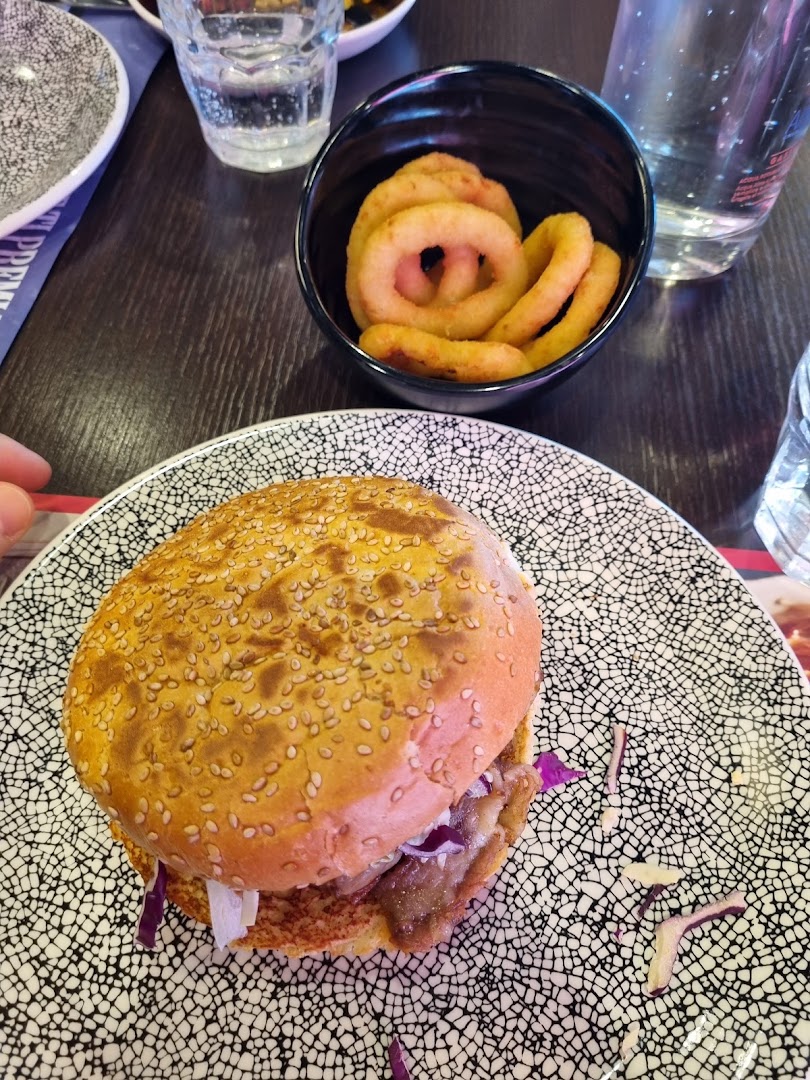 ROADHOUSE RESTAURANT BRONI