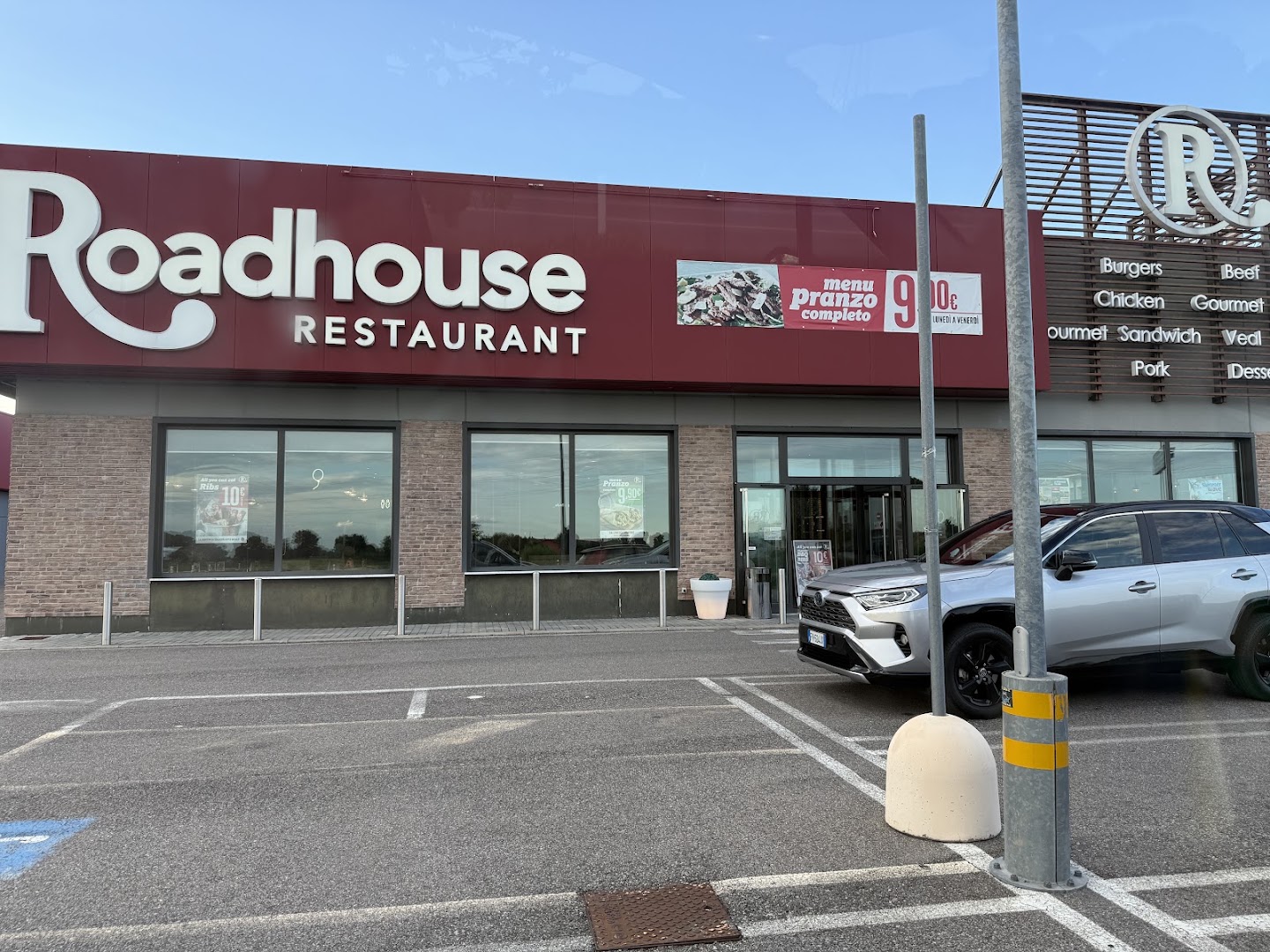 ROADHOUSE RESTAURANT SARONNO