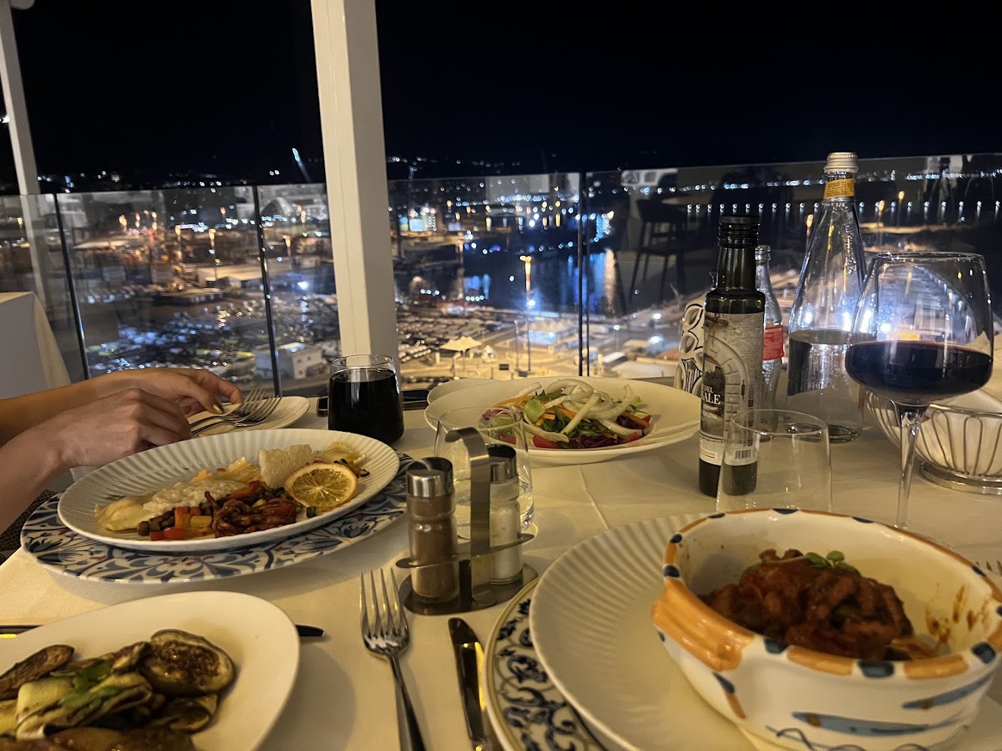 Rocce Rosse Clubbing & Restaurant
